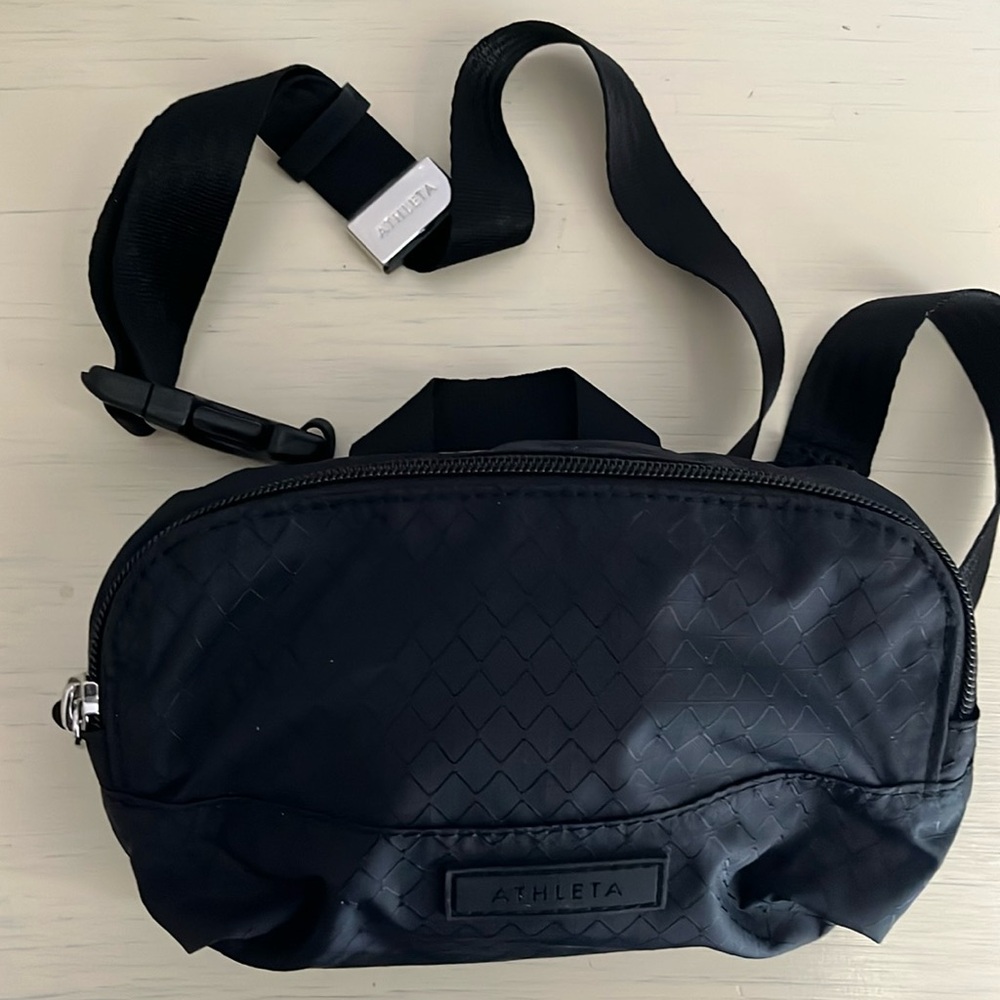 NWOT Athlete Black Crossbody Belt Bag - Picture 3 of 8